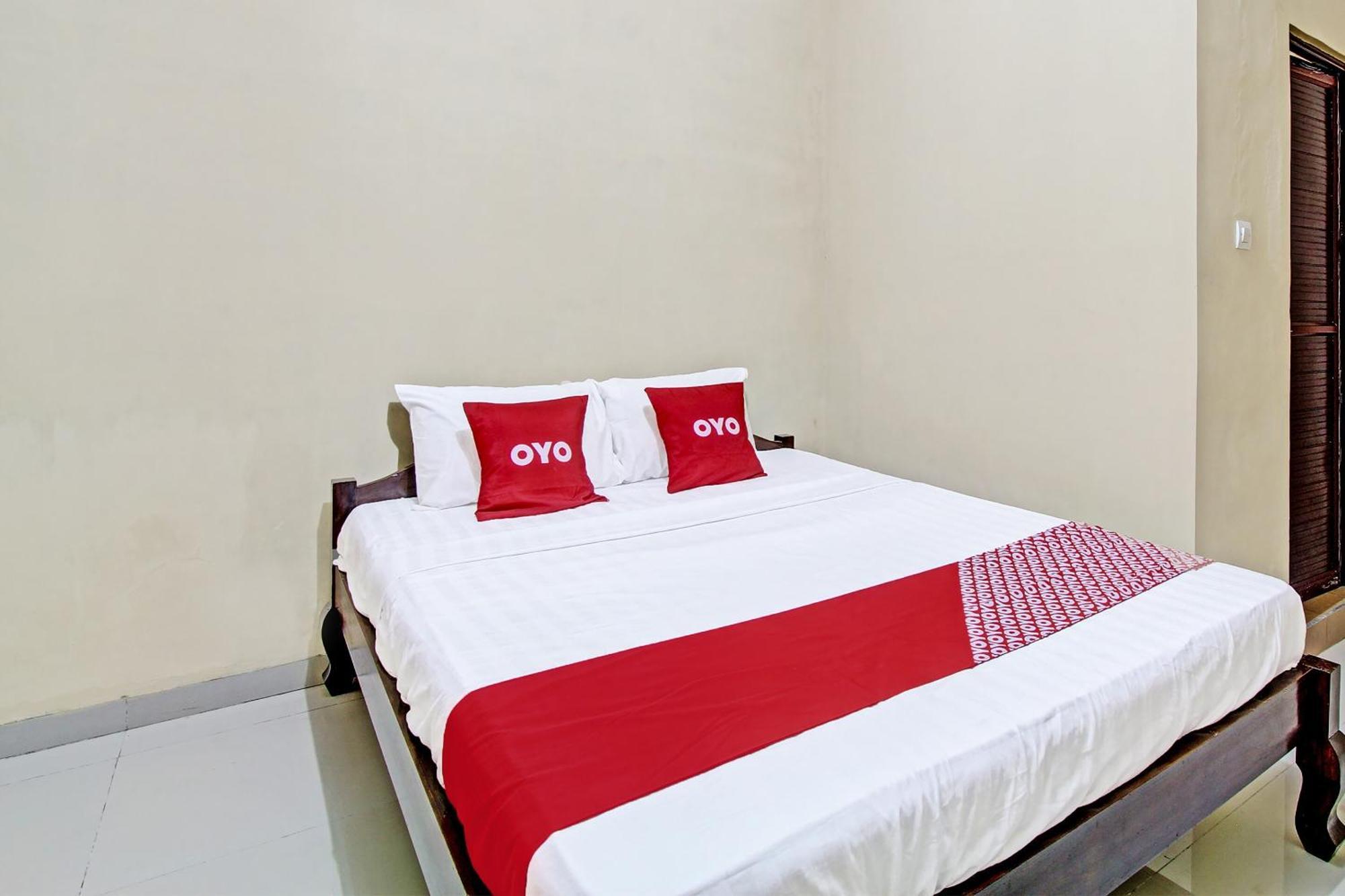 Oyo 91353 Hotel Surya Andesa Klaten Kültér fotó