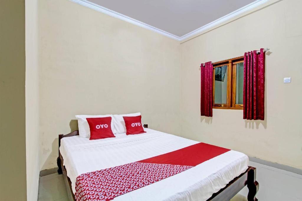 Oyo 91353 Hotel Surya Andesa Klaten Kültér fotó
