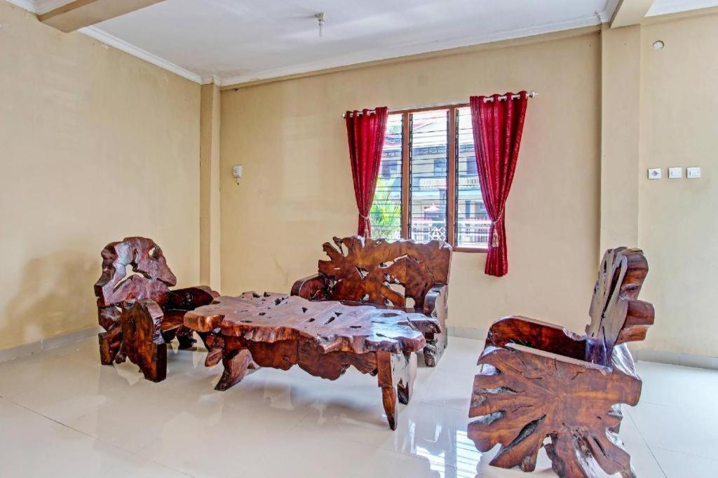 Oyo 91353 Hotel Surya Andesa Klaten Kültér fotó